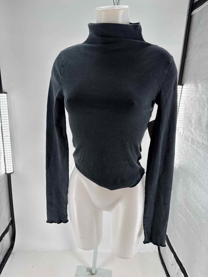 Size S FREE PEOPLE Gray Knit Shirt