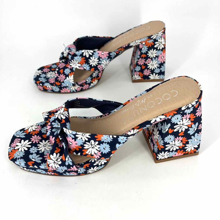 Shoe Size 9 MATISSE Multi-Color Canvas Sandals