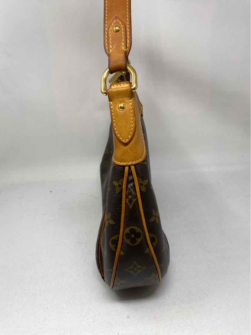 Louis Vuitton Luxury - Purse