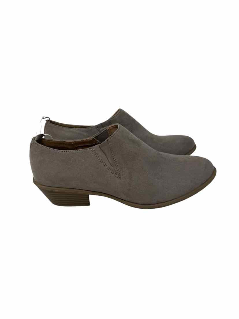 Shoe Size 9 GAP Tan Boots
