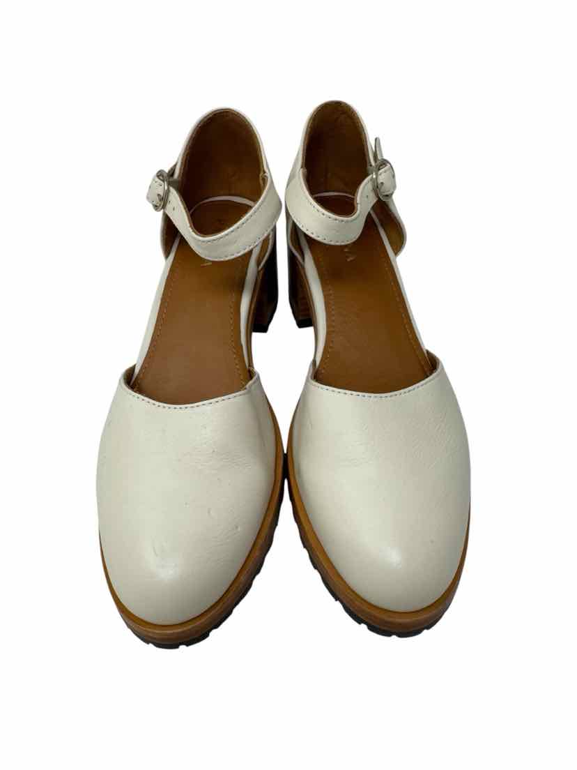 Shoe Size 8 Ivory Leather Pumps