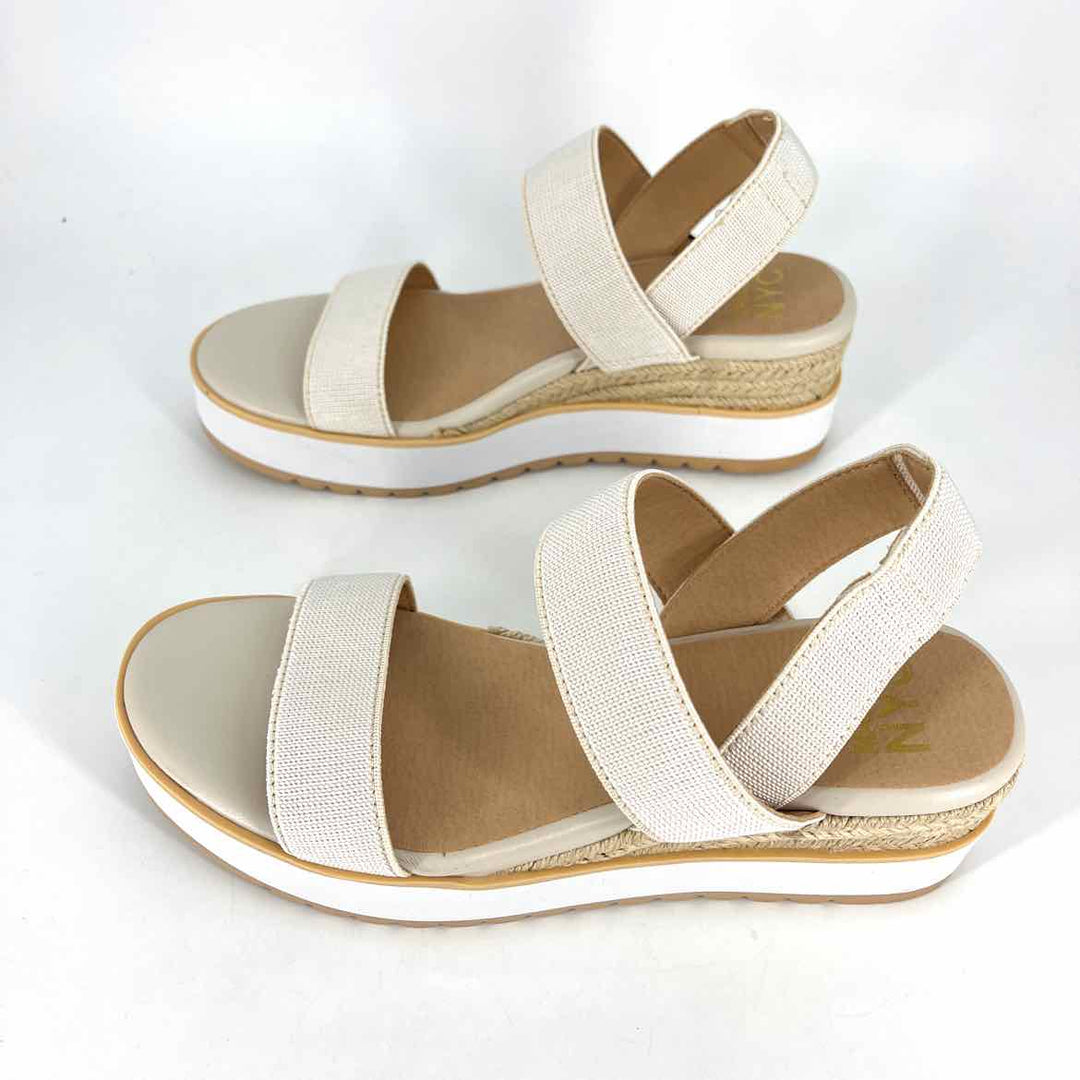 Shoe Size 7 Beige Sandals