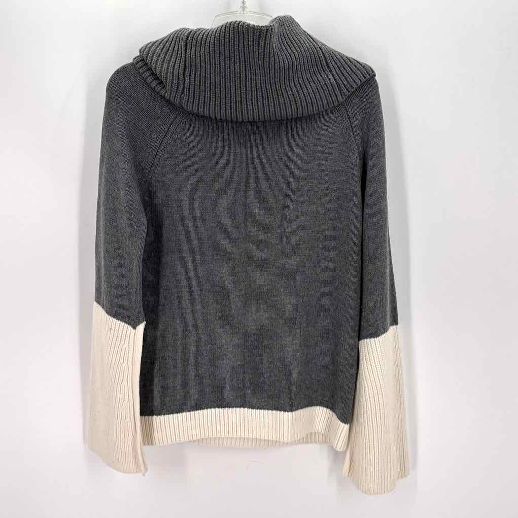 Size L DO+BE Gray Knit Sweater