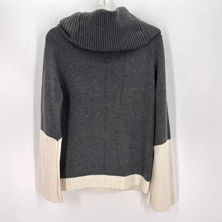 Size L DO+BE Gray Knit Sweater