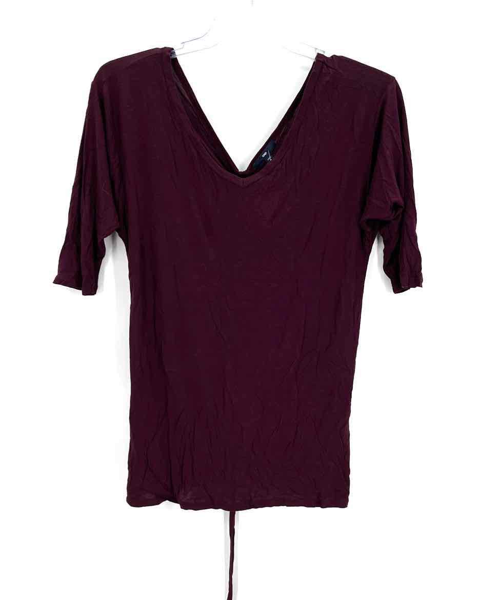 Size M GAP Burgundy Shirt