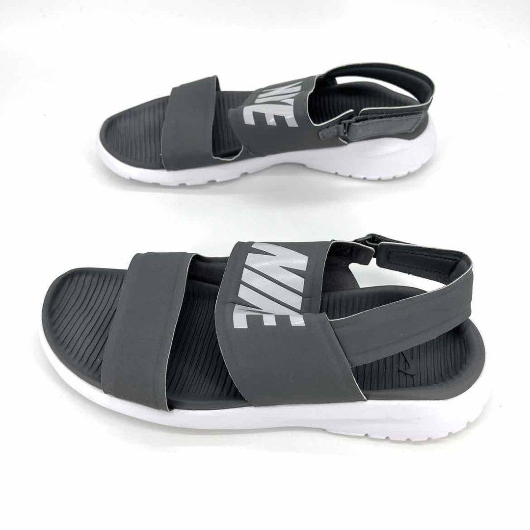 Shoe Size 9 Nike Gray Sandals