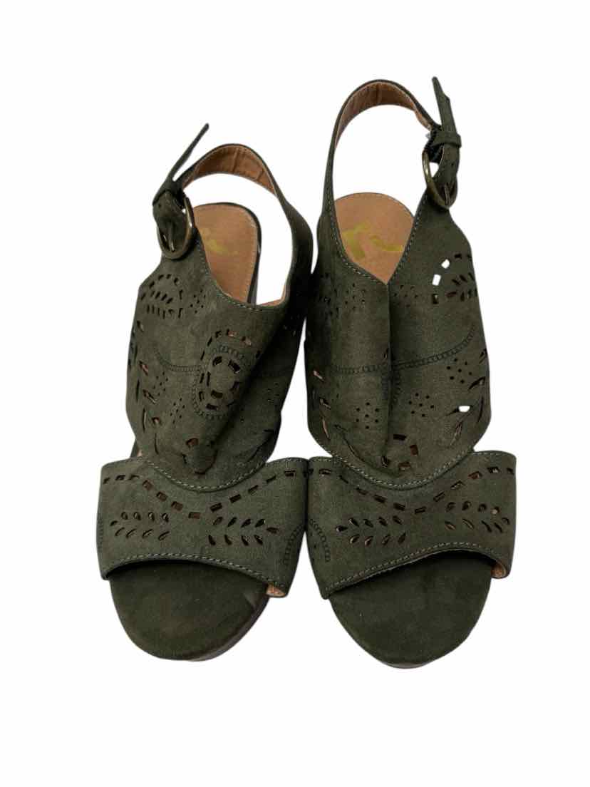 Shoe Size 8 REPORT Olive Suede Sandals