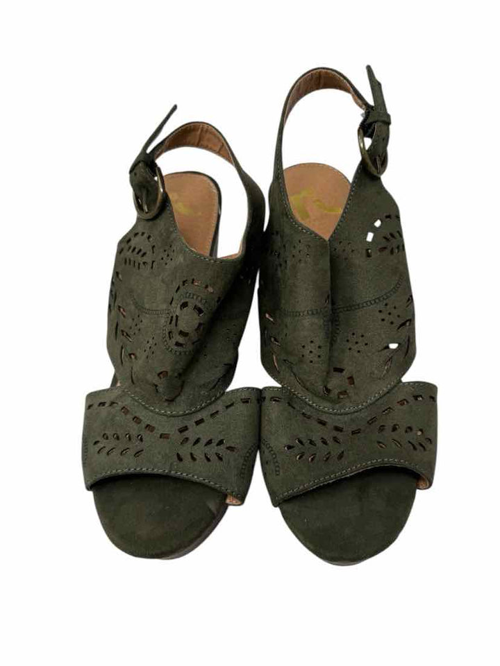 Shoe Size 8 REPORT Olive Suede Sandals