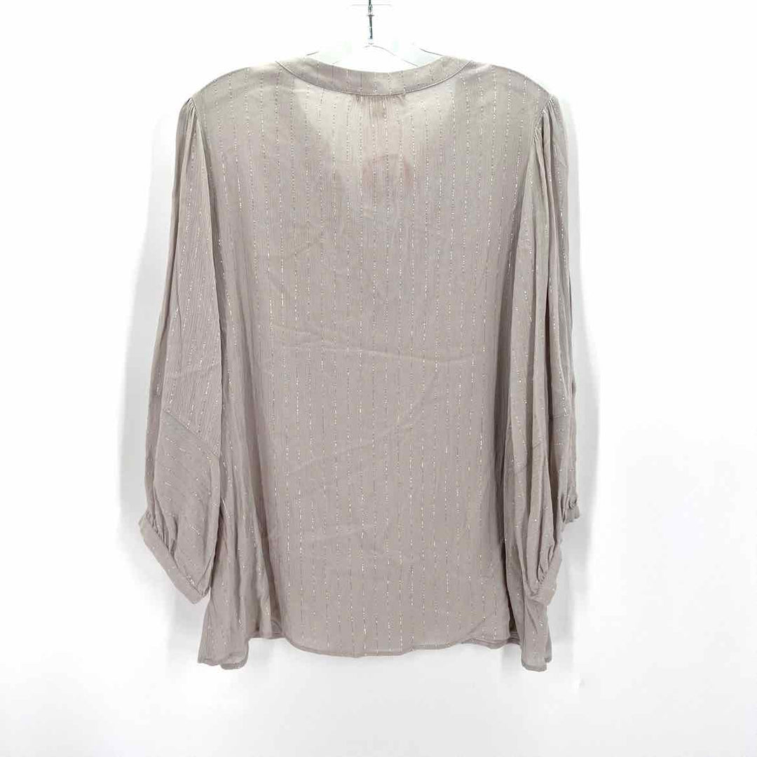 Size L Gray Shirt
