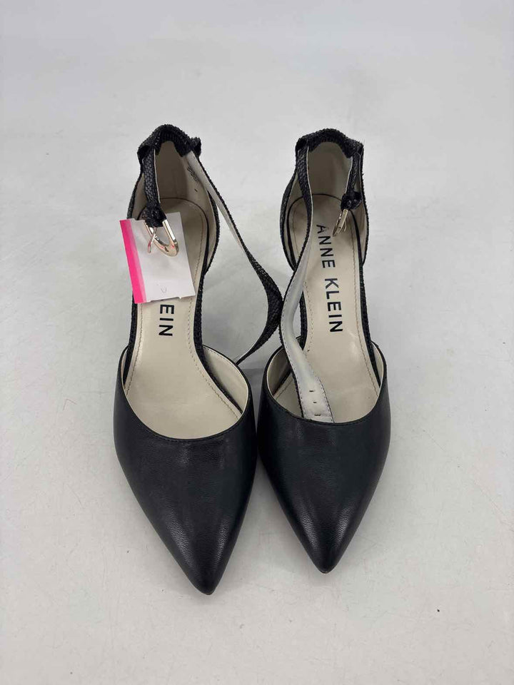 Shoe Size 9 Anne Klein Black Pumps