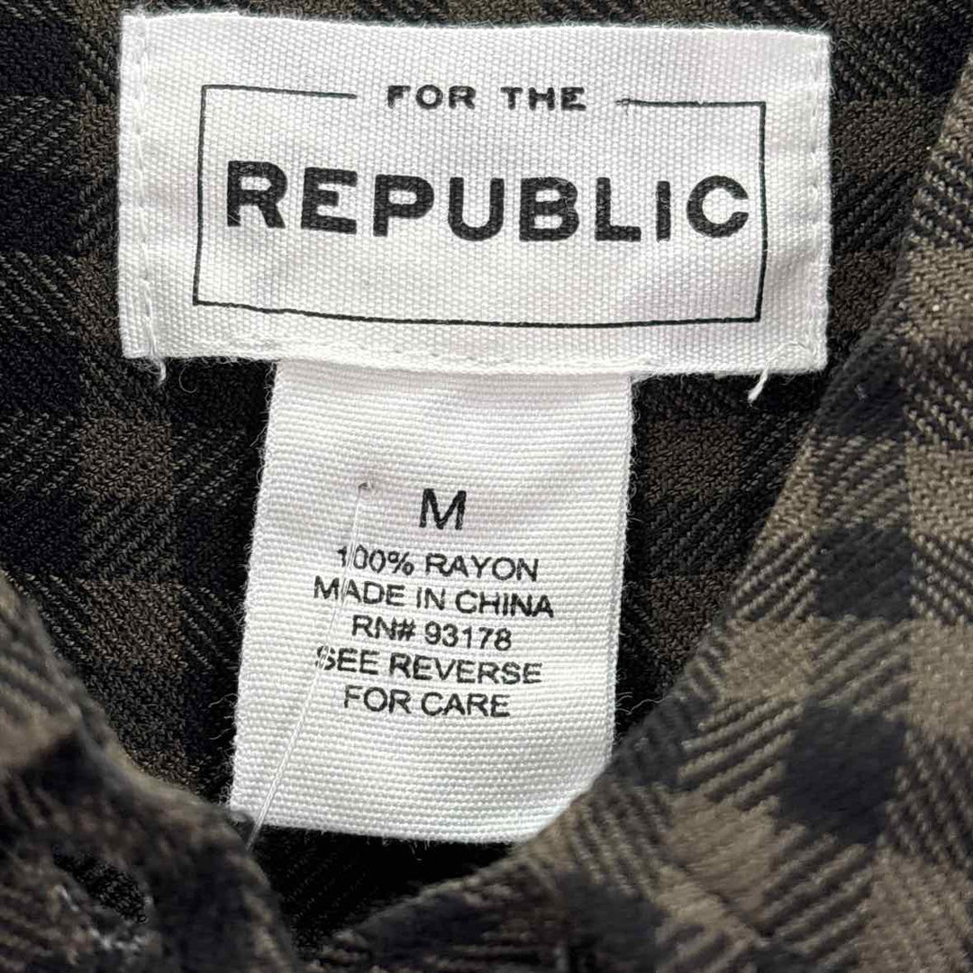 Size M Multi-Color Knit Shirt