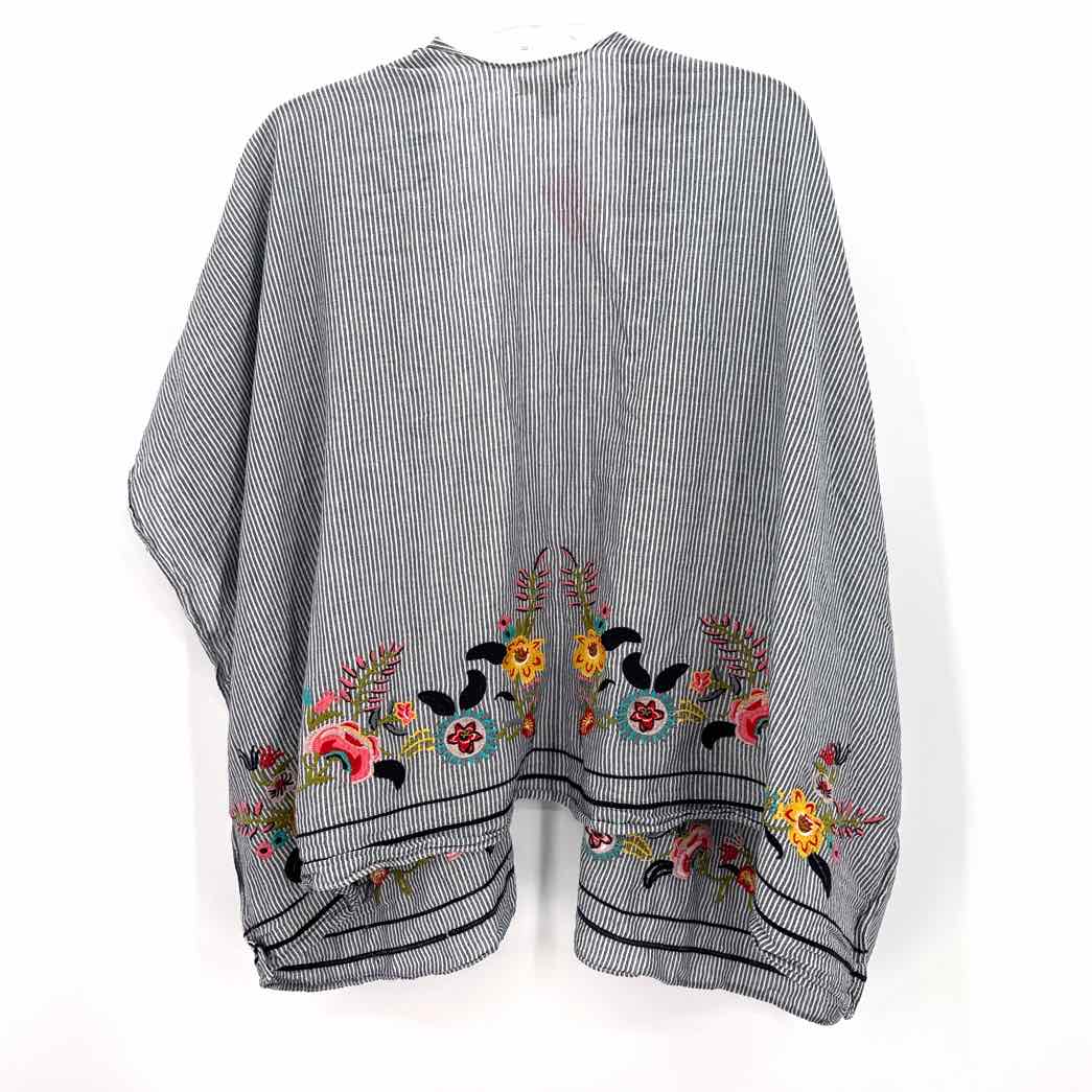 Size One Size LOFT Gray Shirt
