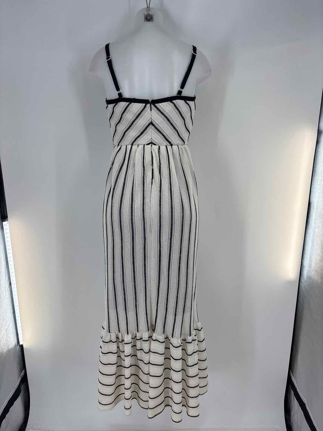 Size M Black/White Dress