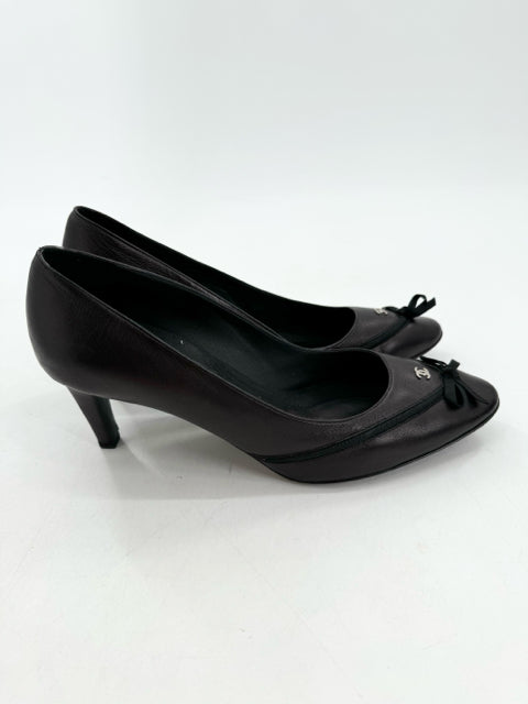 Shoe Size 11 Chanel Black Leather Pumps