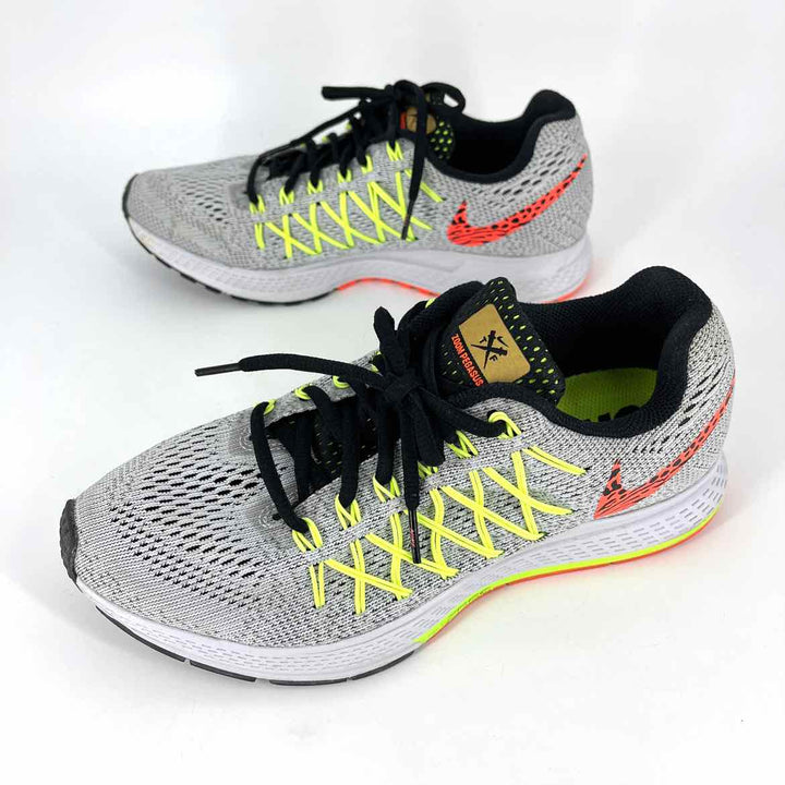 Shoe Size 8 Nike Gray Knit Sneakers