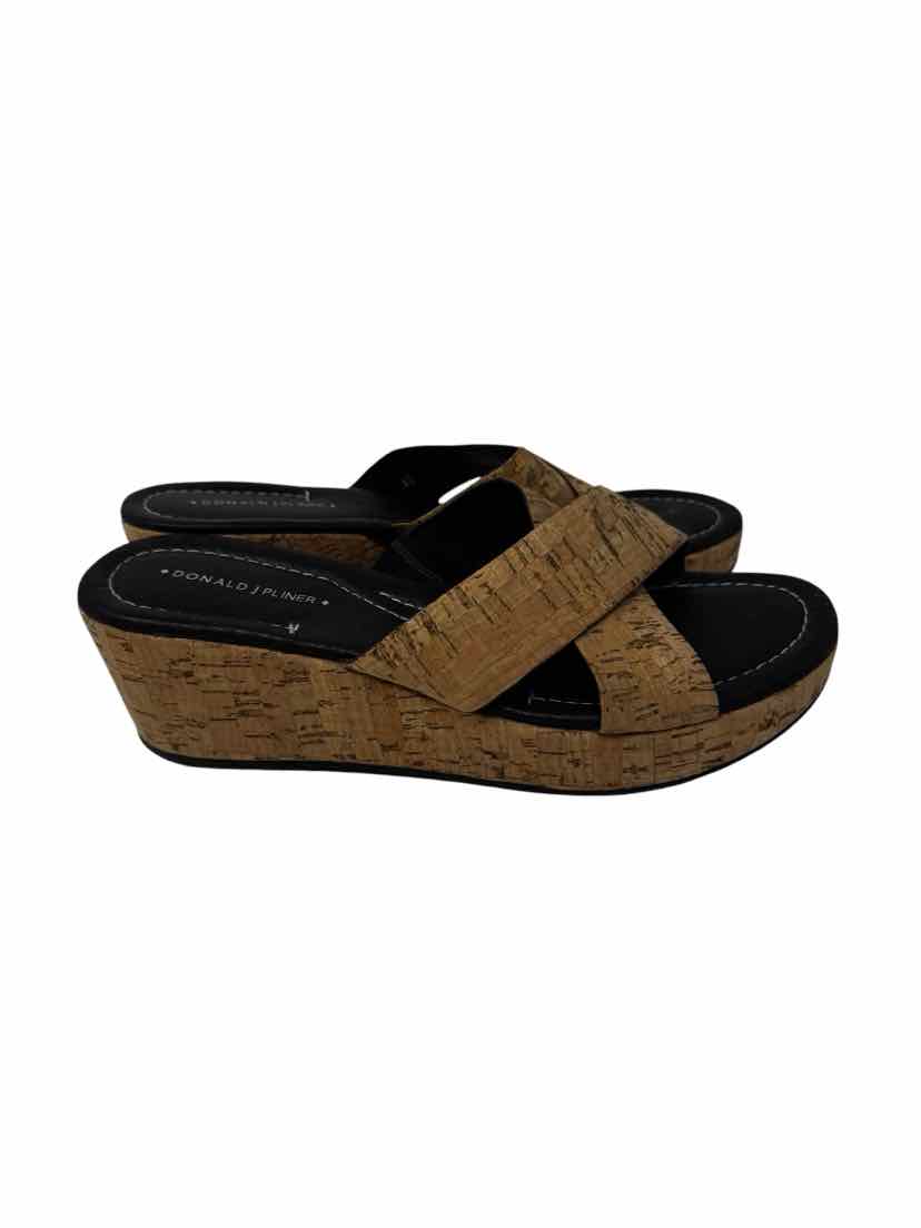 Shoe Size 10 DONALD PLINER Tan Sandals
