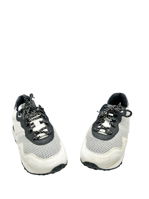 Shoe Size 39 P448 Black Sneakers