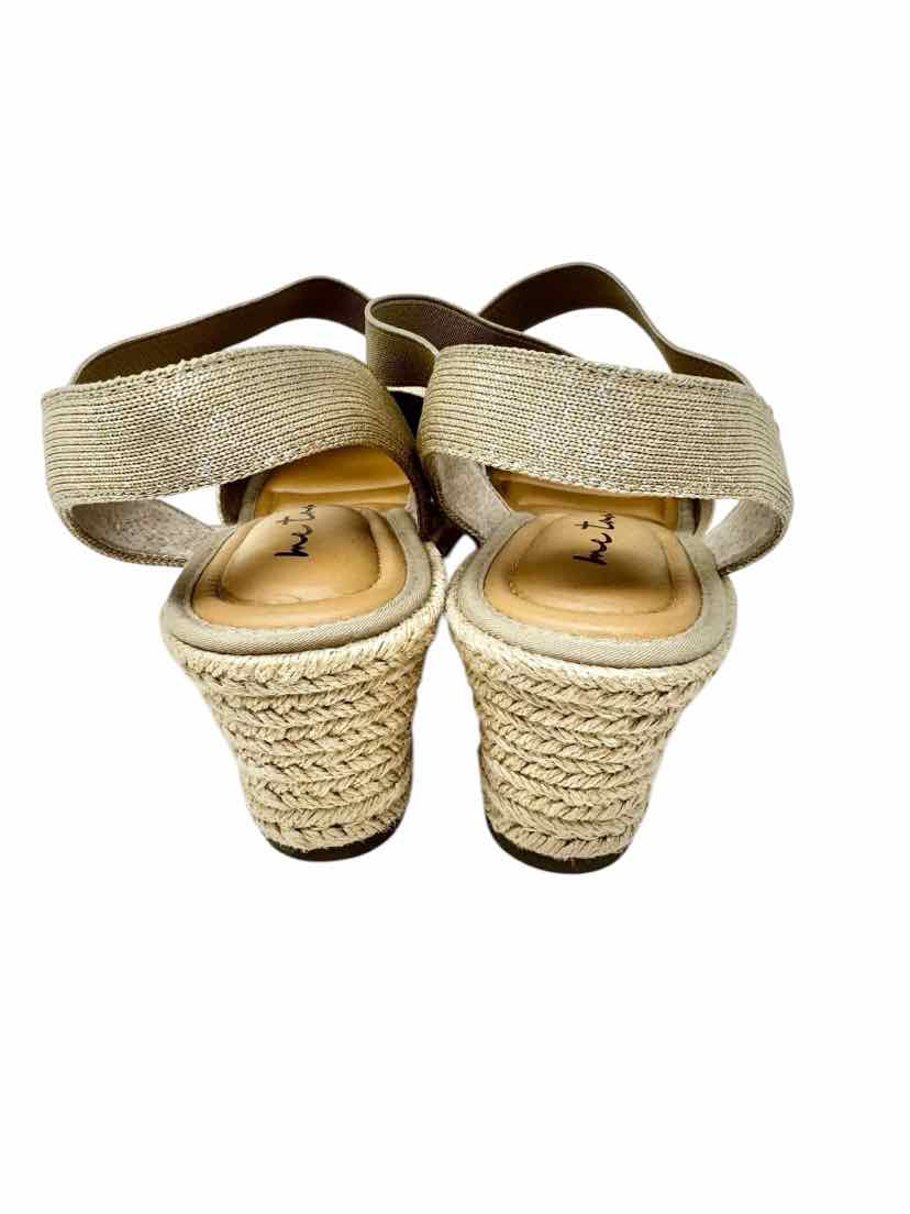 Shoe Size 10 Me Too Tan Sandals