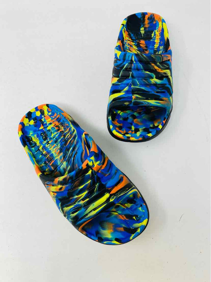 Shoe Size 6 HOKA Blue Print Sandals