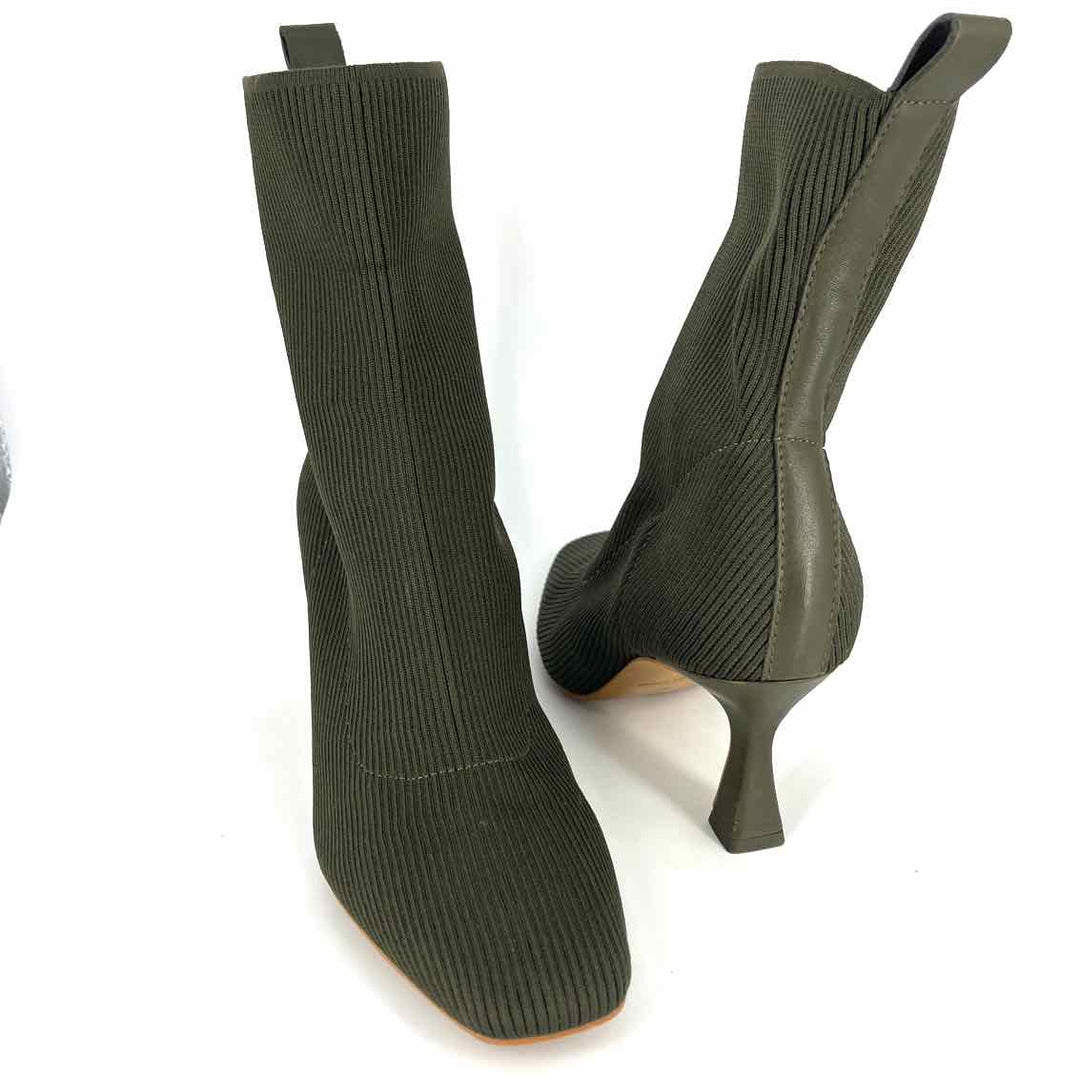 Shoe Size 7.5 Dolce Vita Olive Knit Boots