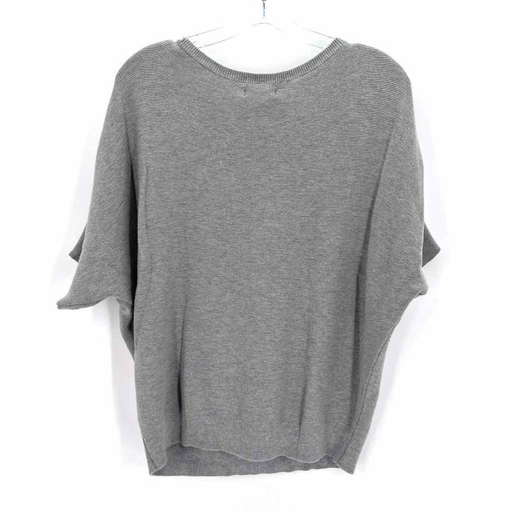 Size M QUINCE Gray Sweater