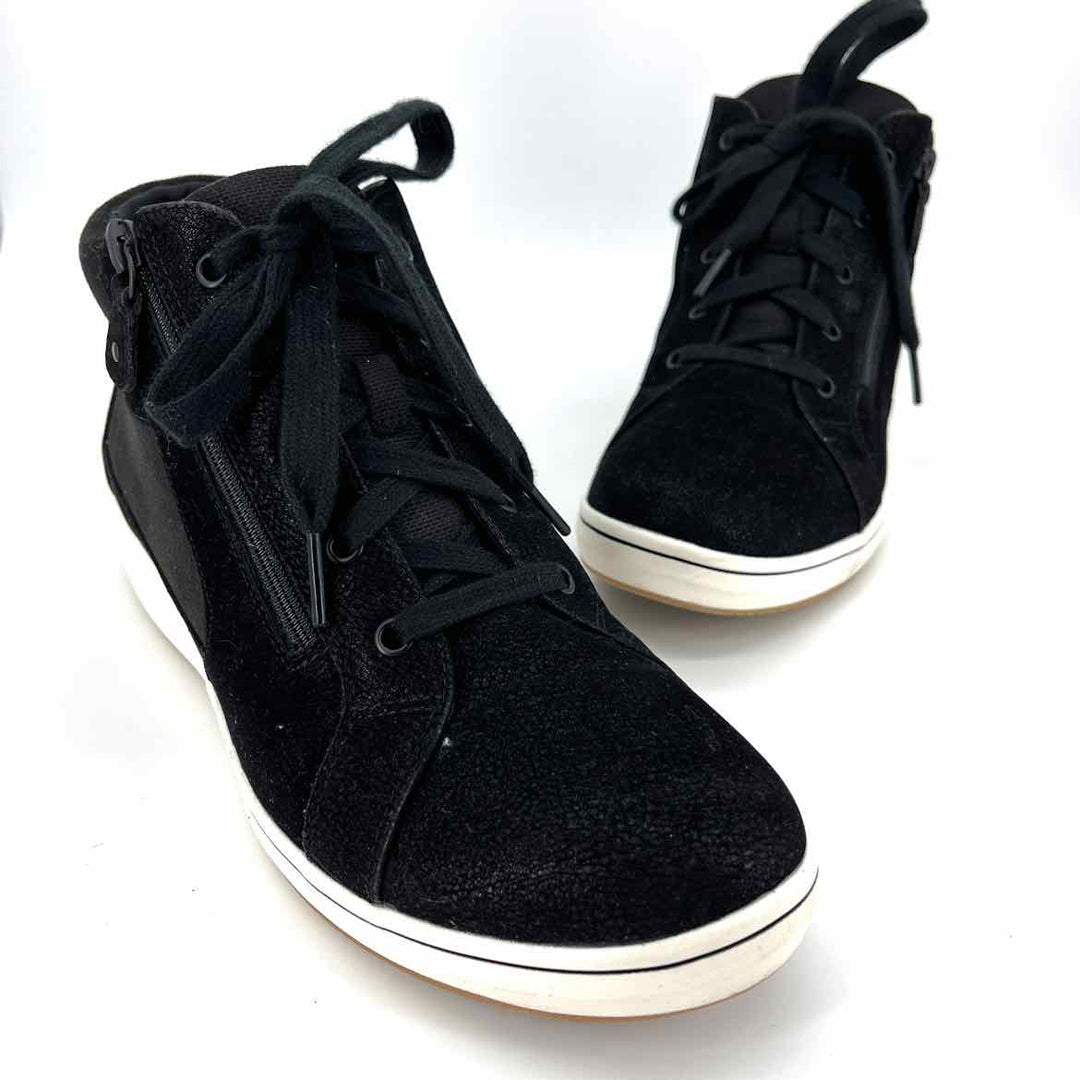 Shoe Size 10 CLARKS Black Sneakers