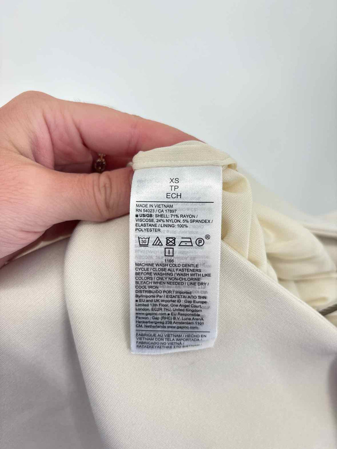 Size XS Banana Republic Ivory Shirt