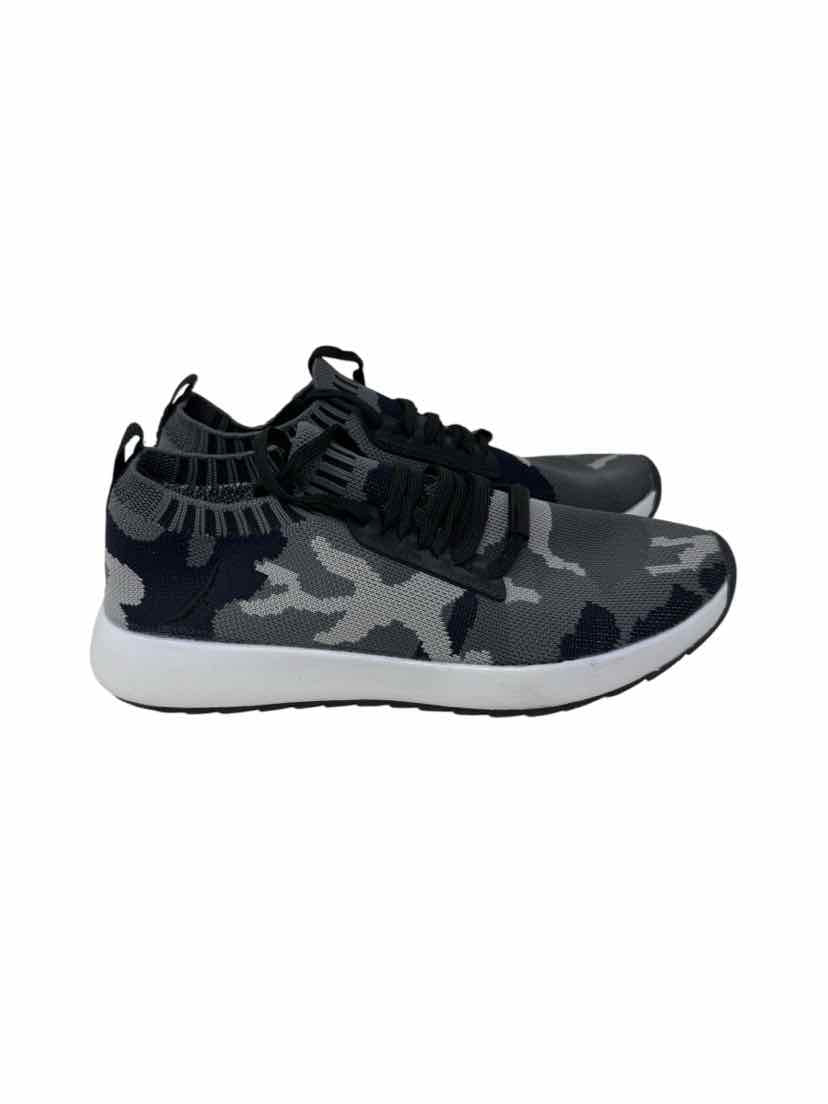 Shoe Size 8 NAUTICA Gray Sneakers
