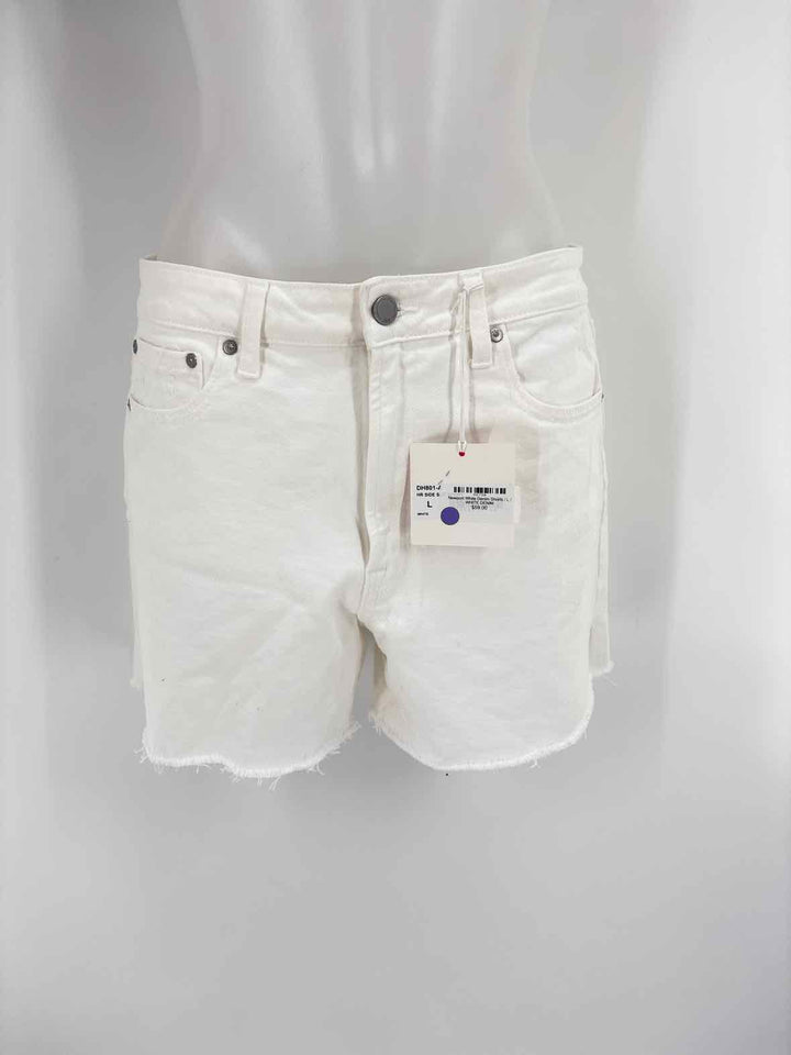 Size L White Shorts