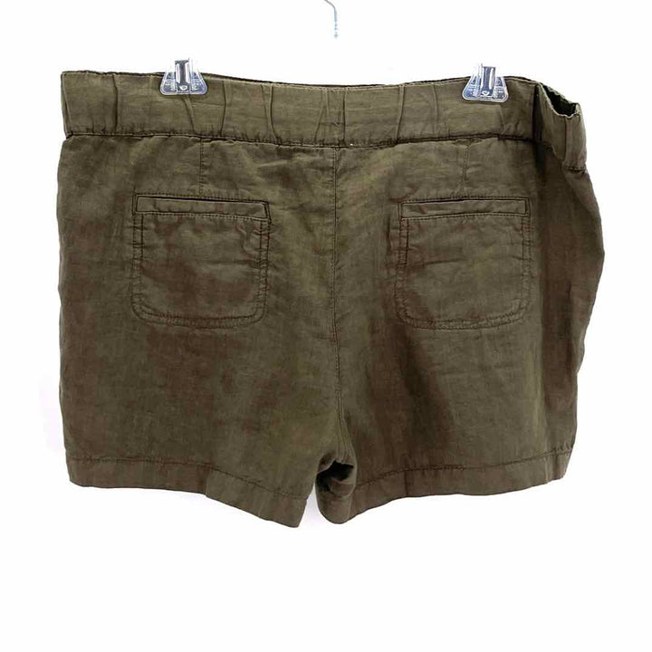 Size M CASLON Olive Shorts