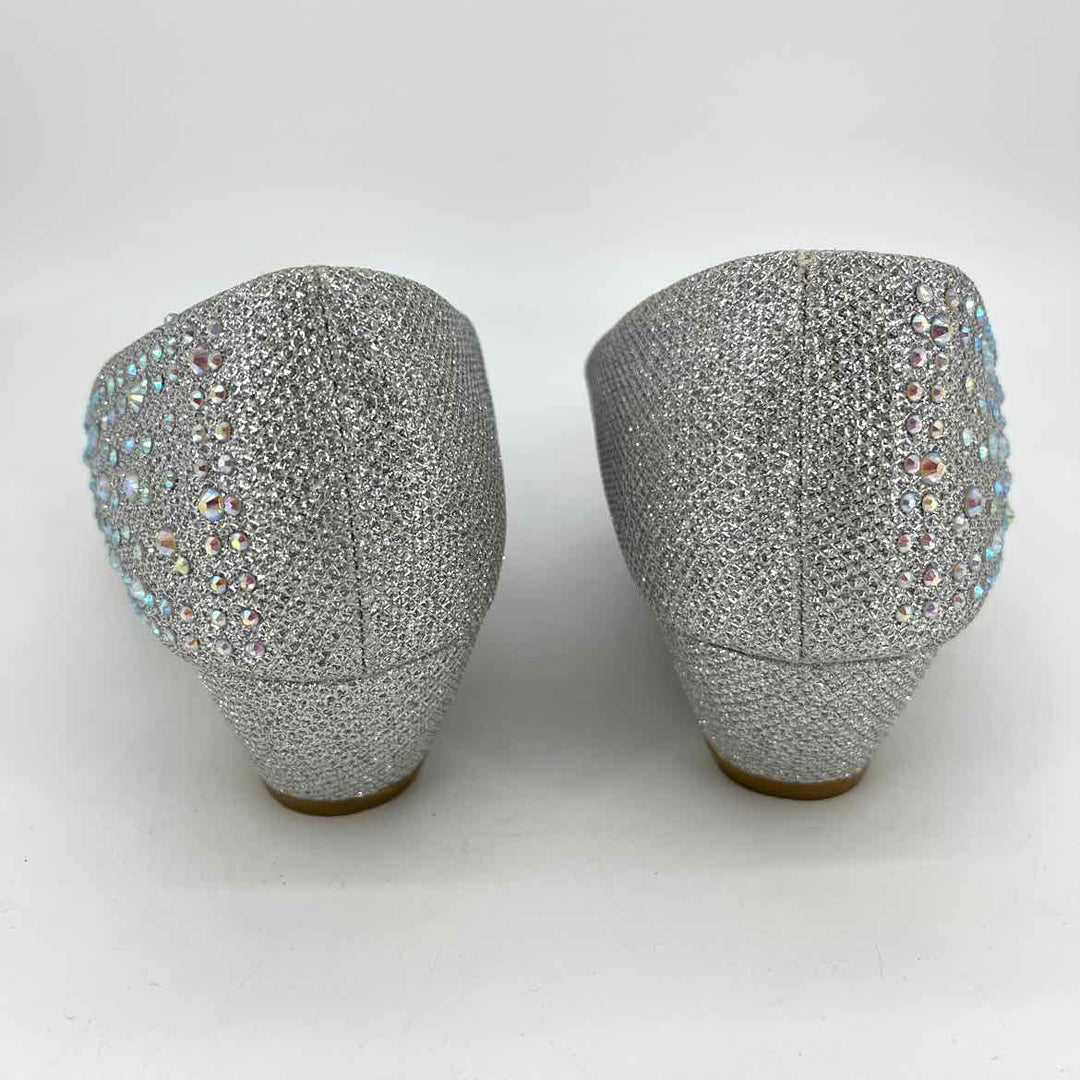 Shoe Size 8.5 Silver Pumps