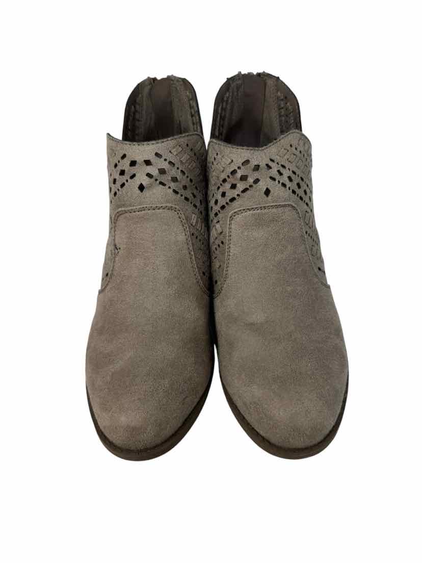 Shoe Size 8 CARLOS Tan Suede Boots