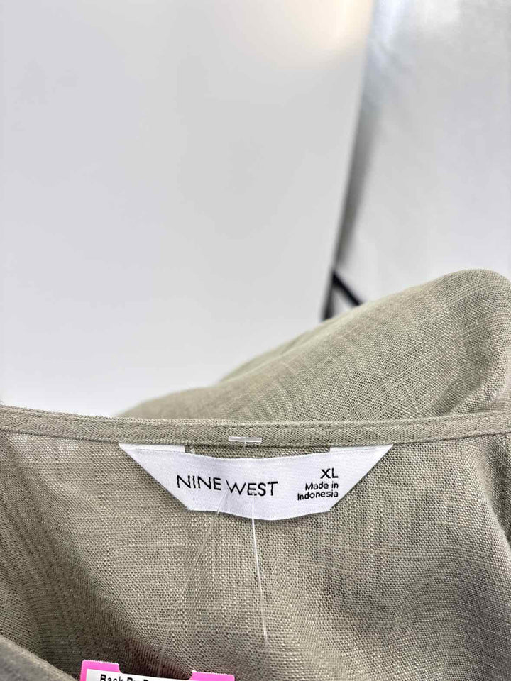 Size XL Nine West Gray Shirt