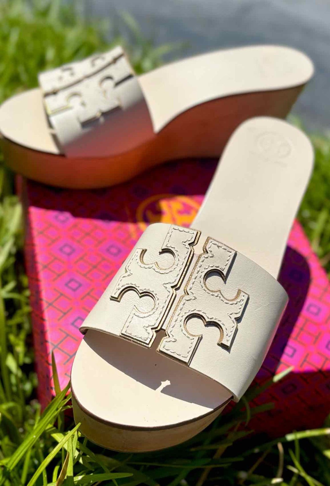 Shoe Size 10 Tory Burch Ivory Leather Sandals
