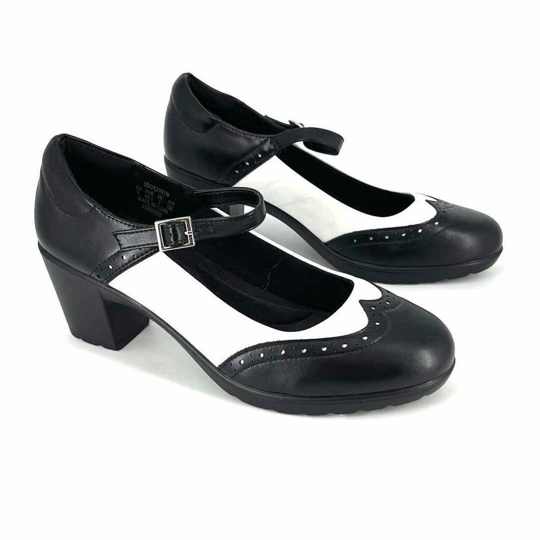 Shoe Size 9 Black Pumps