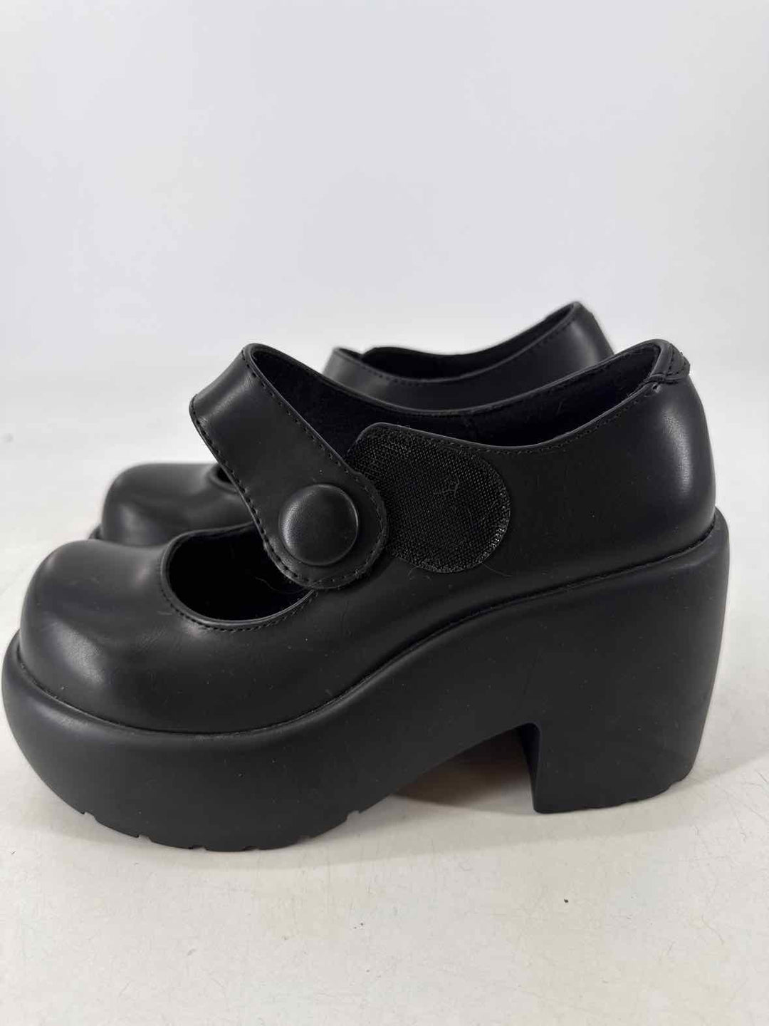 Shoe Size 6 Black Pumps