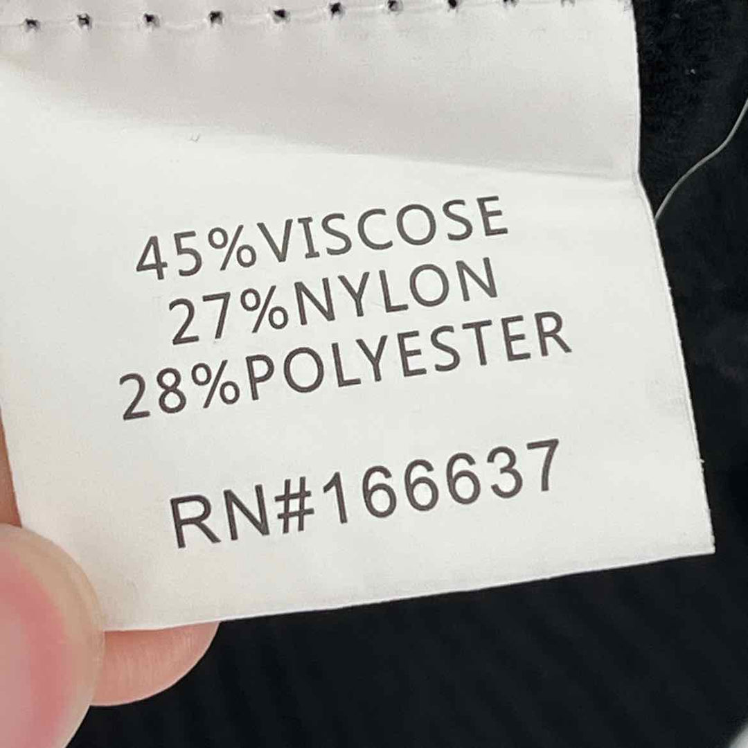Size 1X Black Sweater
