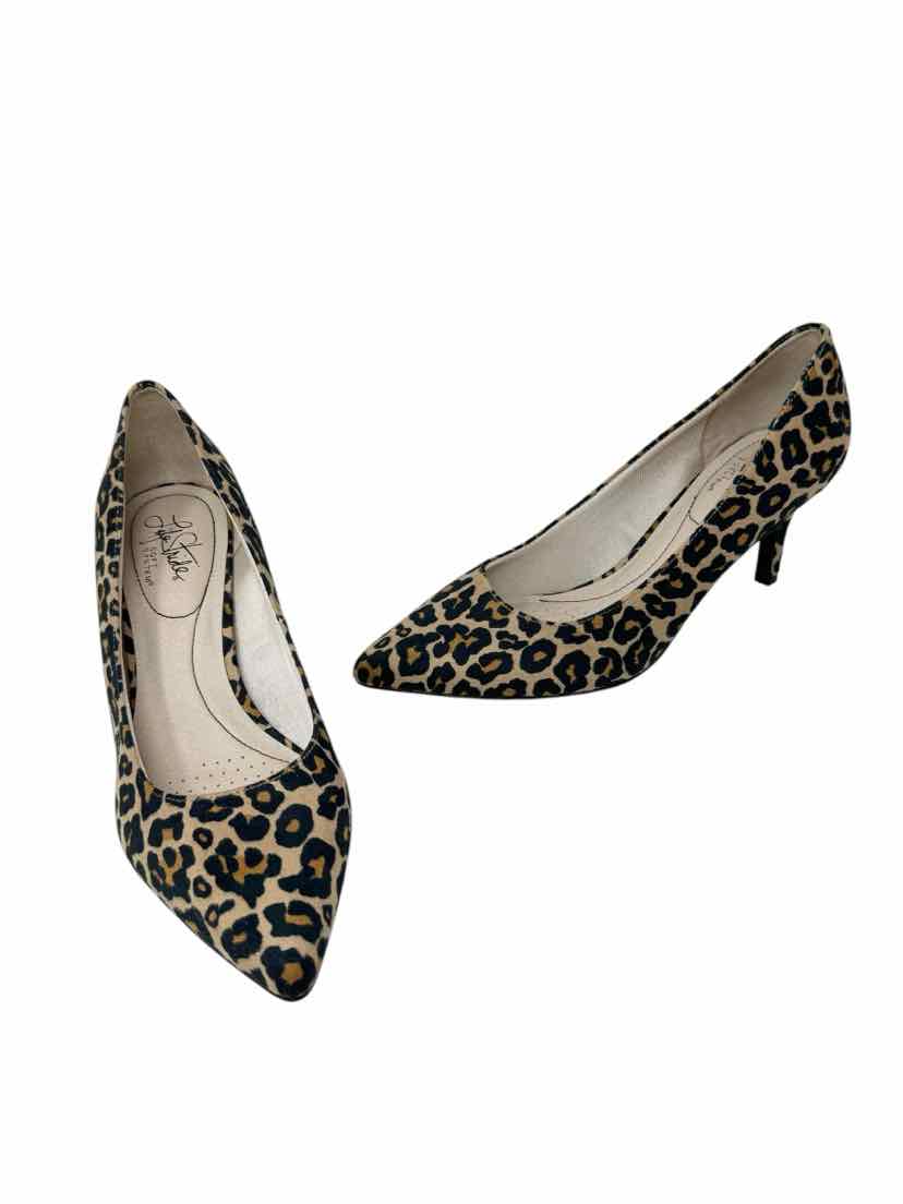 Shoe Size 8.5 LIFESTRIDE Tan Pumps