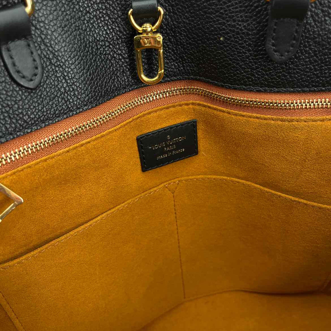 Louis Vuitton Luxury - Purse