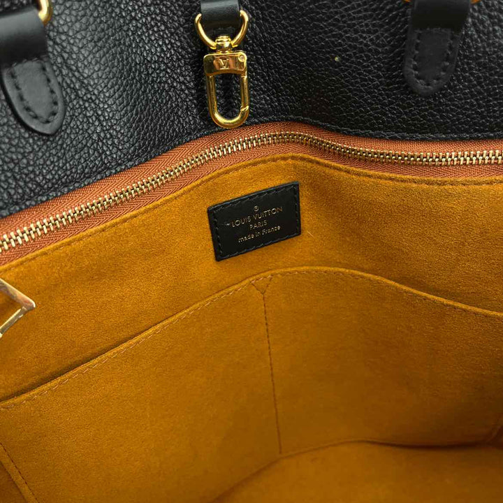 Louis Vuitton Luxury - Purse