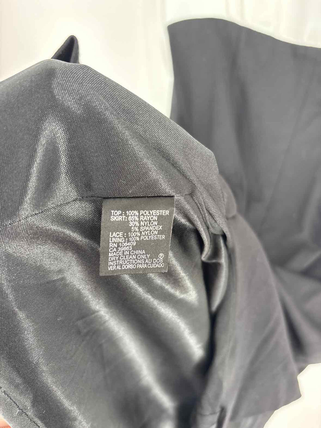Size 4 TAHARI Black/White Dress