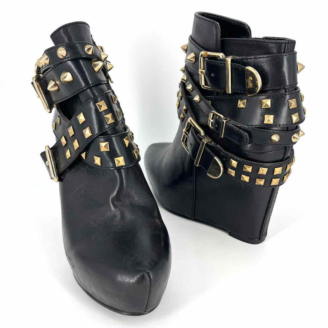 Shoe Size 6 BCBG Black Leather Boots