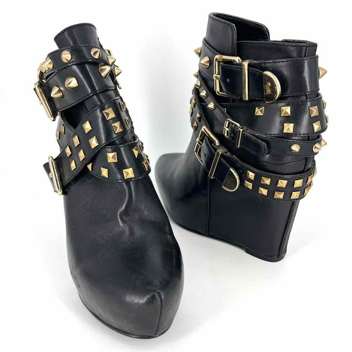 Shoe Size 6 BCBG Black Leather Boots