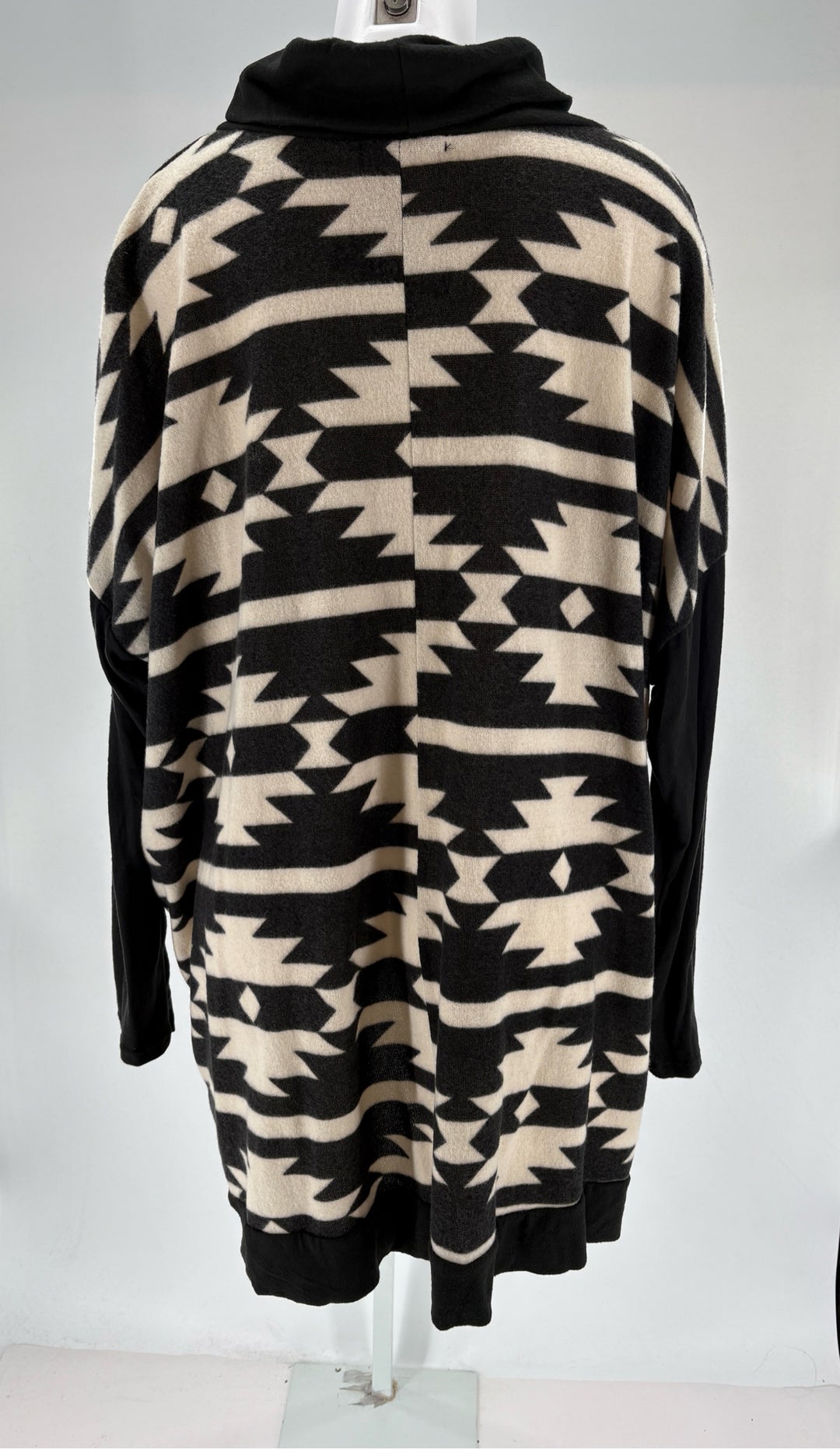 Size 1X Black Print Shirt