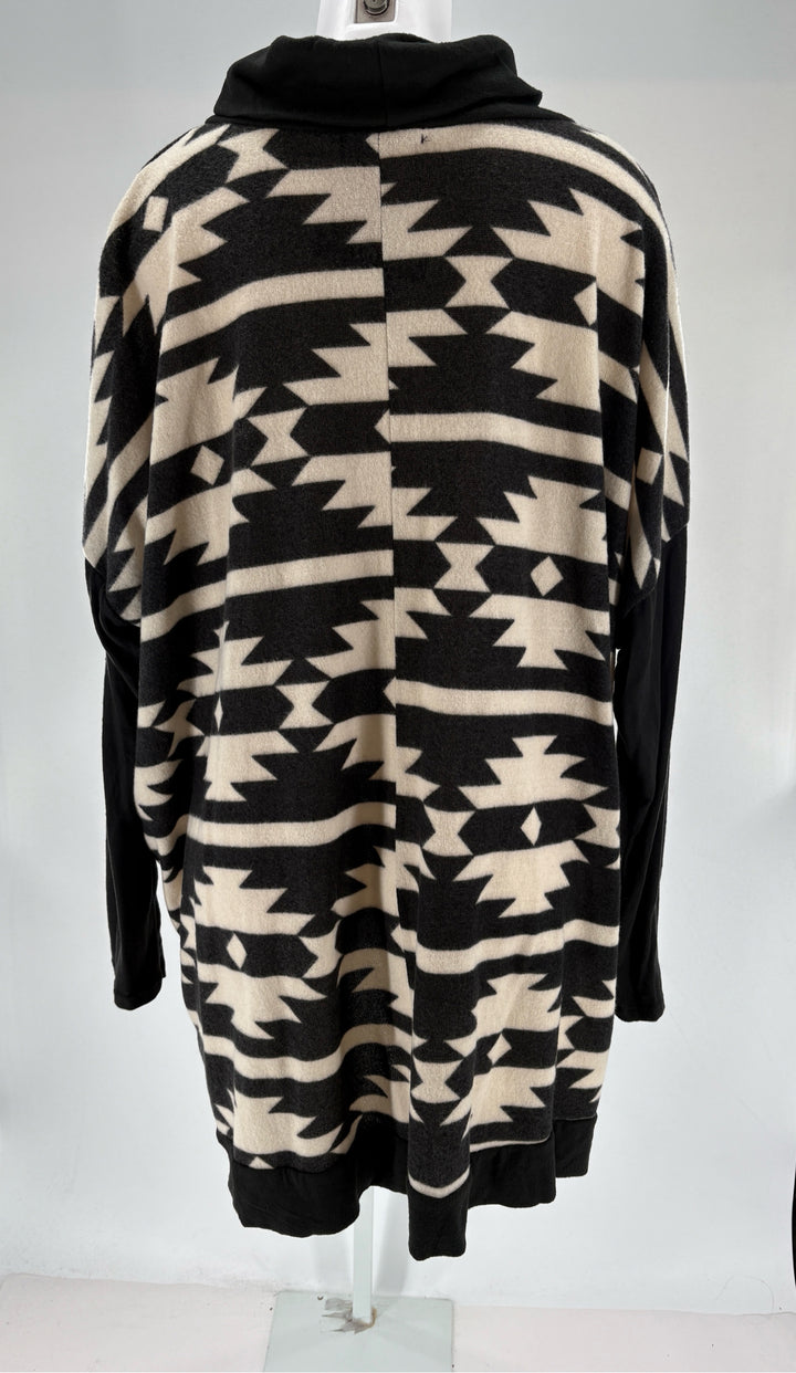 Size 1X Black Print Shirt