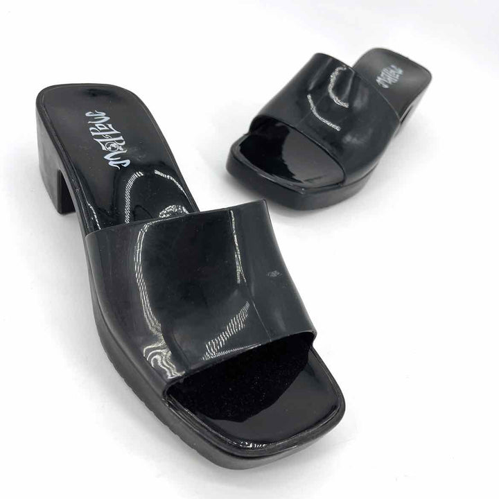 Shoe Size 8 MAD LOVE Black Plastic Sandals
