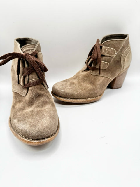 Shoe Size 39 CLARKS Tan Suede Boots