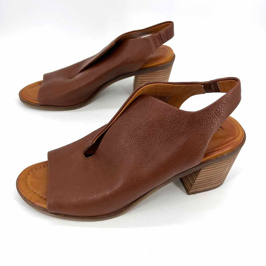 Shoe Size 9.5 LUCKY Red Leather Sandals