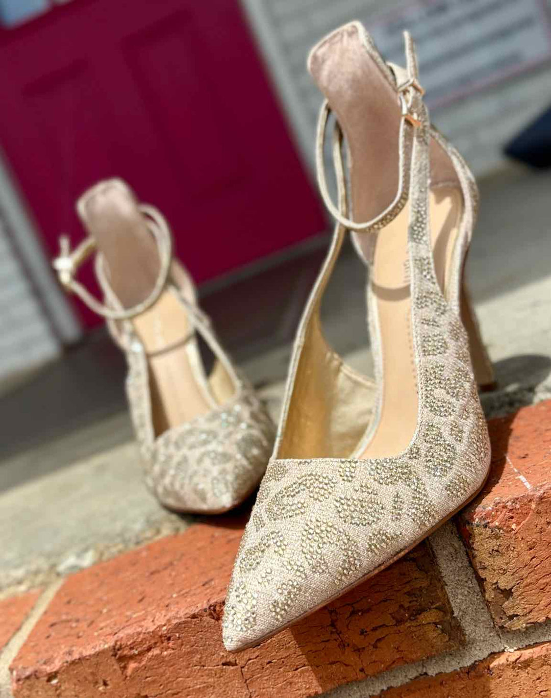 Shoe Size 9.5 Gianni Bini Gold Pumps