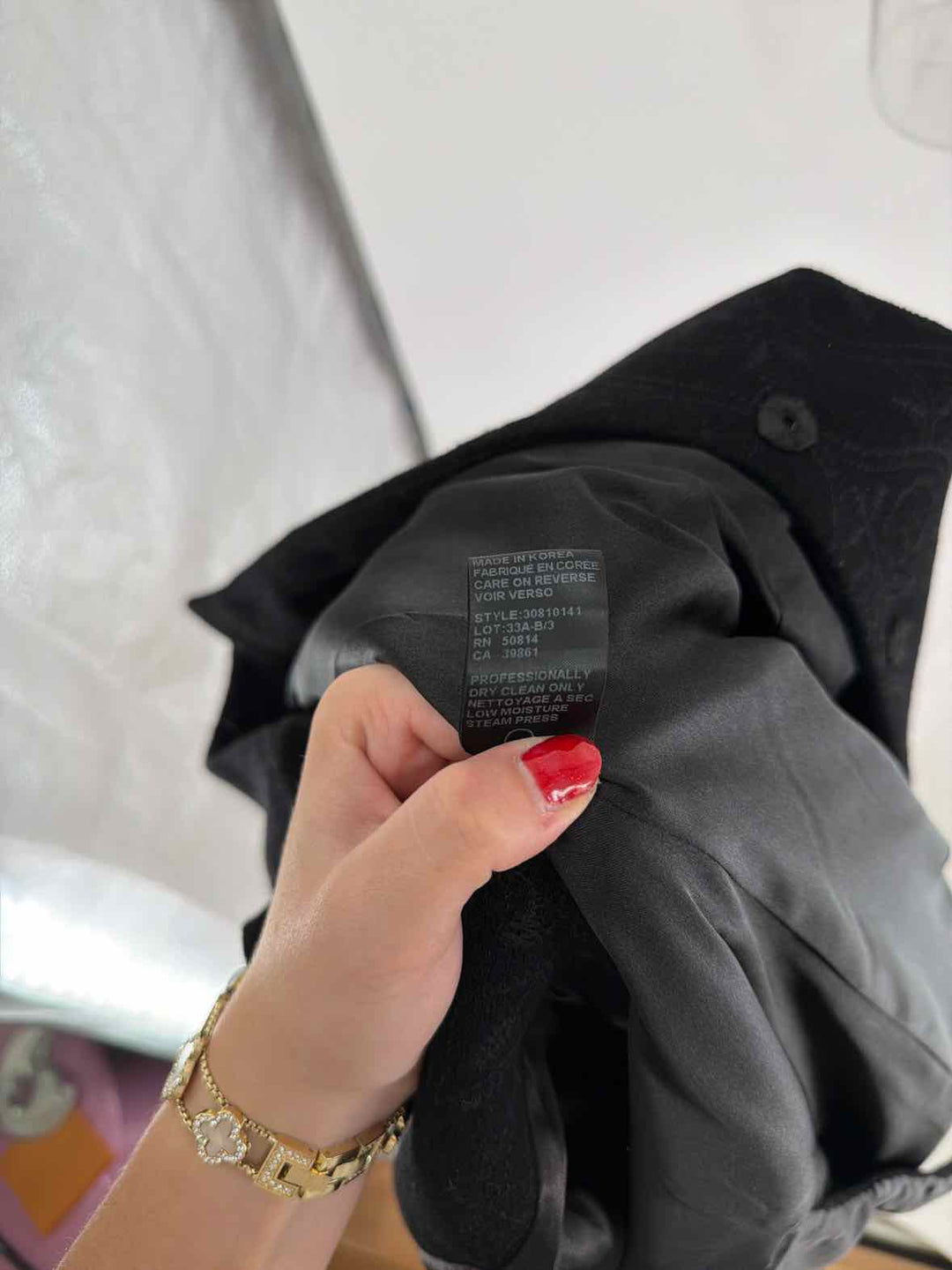 Size M TAHARI Black Jacket